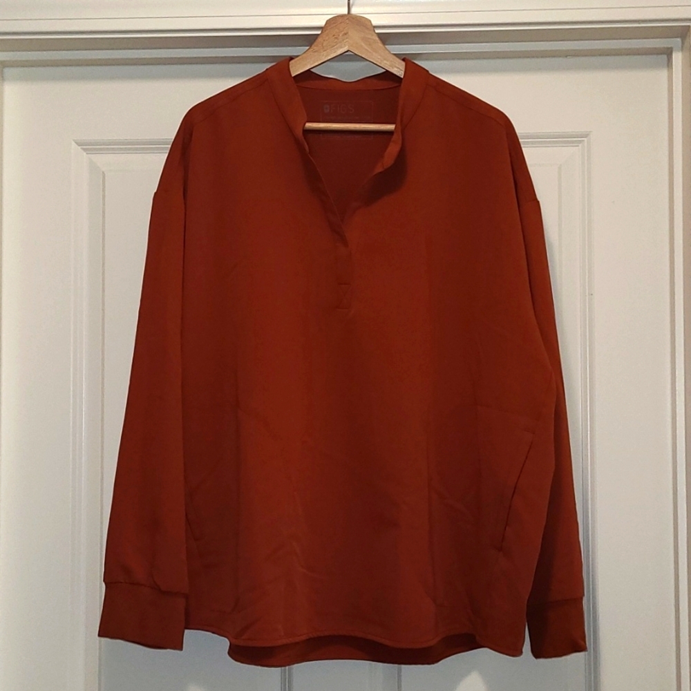 FIGS Longsleeve Rafaela scrub top in Auburn XXL
